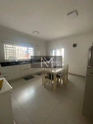 Imagem Casa sobrado para venda 190M² - 3 Quartos - 1 Suíte - Bairro Jardim América