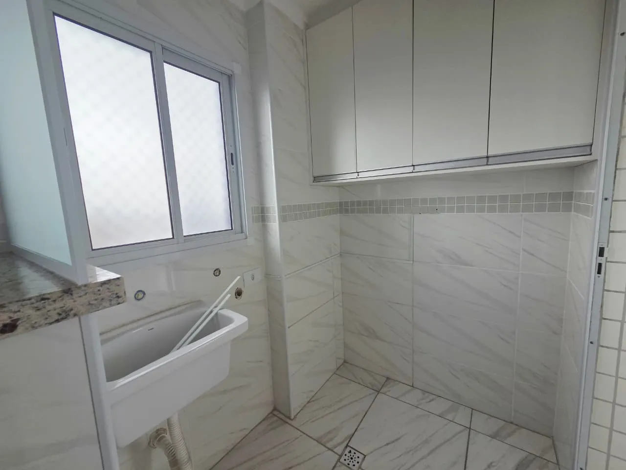 Imagem Apartamento para Venda em Praia Grande, Guilhermina, 2 dormitórios, 2 suítes, 1 banheiro, 1 vaga