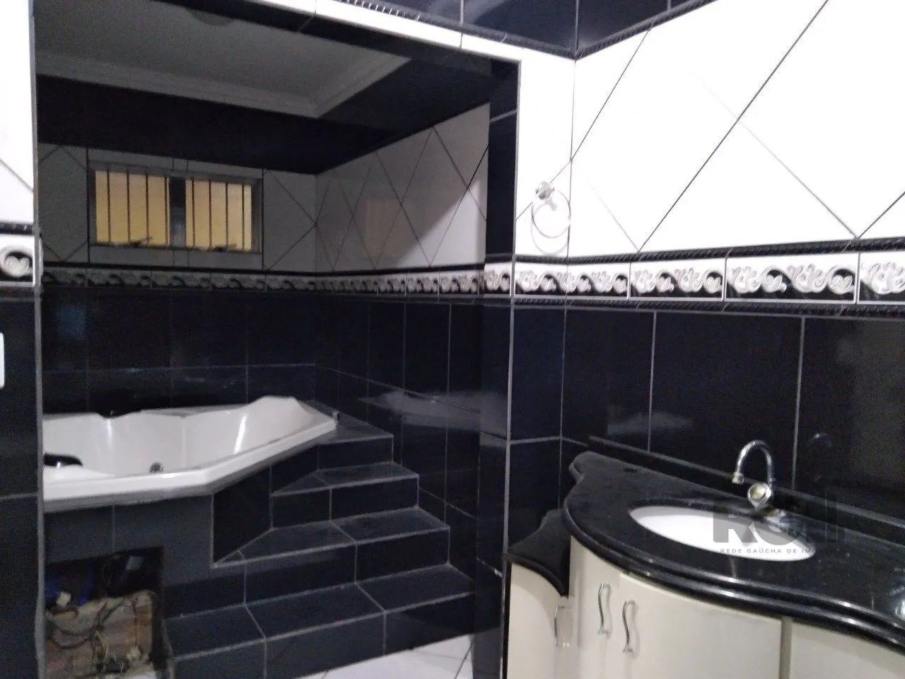 Imagem Casa 3 dormitórios, 1 suíte, vaga de garagem, Bairro Princesa Izabel