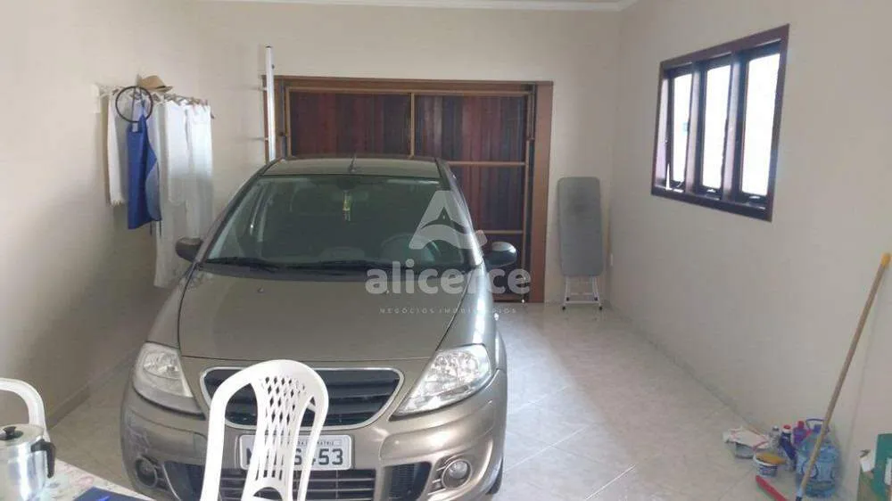 Imagem Casa à venda com 3 quartos, 1 suíte, com 144,98m² em Santo Amaro da Imperatriz - Palhoça/SC