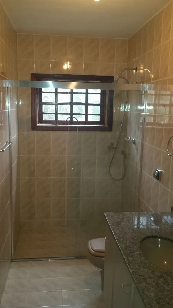 Imagem Chácara à venda 3 Quartos, 3 Suites, 3 Vagas, 3000M², Parque Lago Azul, Pindamonhangaba - SP