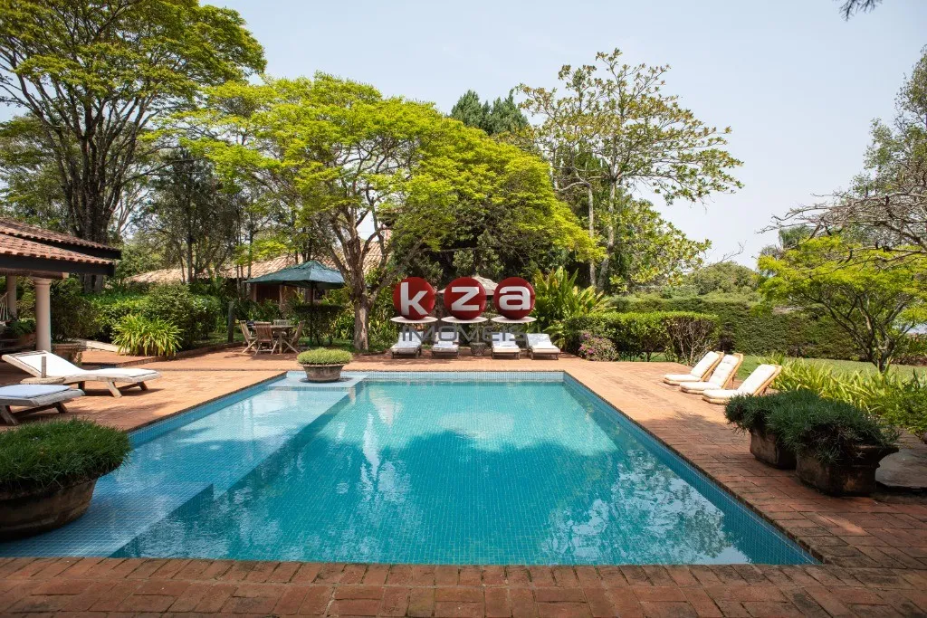 Foto do imóvel Casa de Luxo à Venda em Arandu-SP, Bairro Avaré: 4 quartos, 4 suítes, 3 salas, 6 banheiros, 6 vagas de garagem, 500m².
