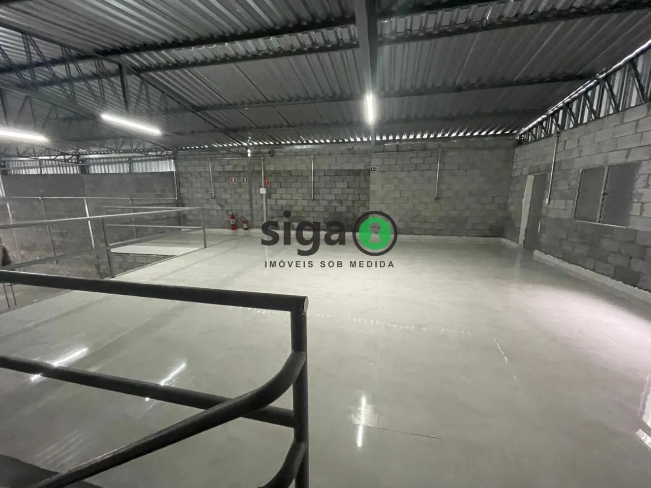 Imagem Galpão Industrial à Venda - 450 m² - Infraestrutura Completa - Zona ZC - São Paulo