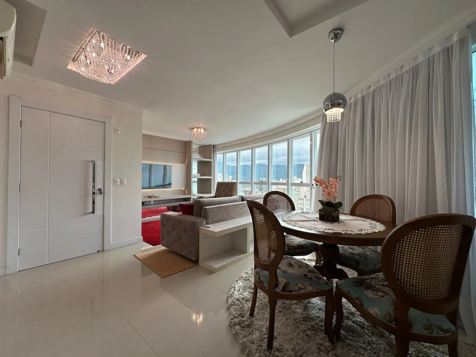 Imagem Apartamento com vista para o mar à venda com 202m2 por R$ 4.800.000,00