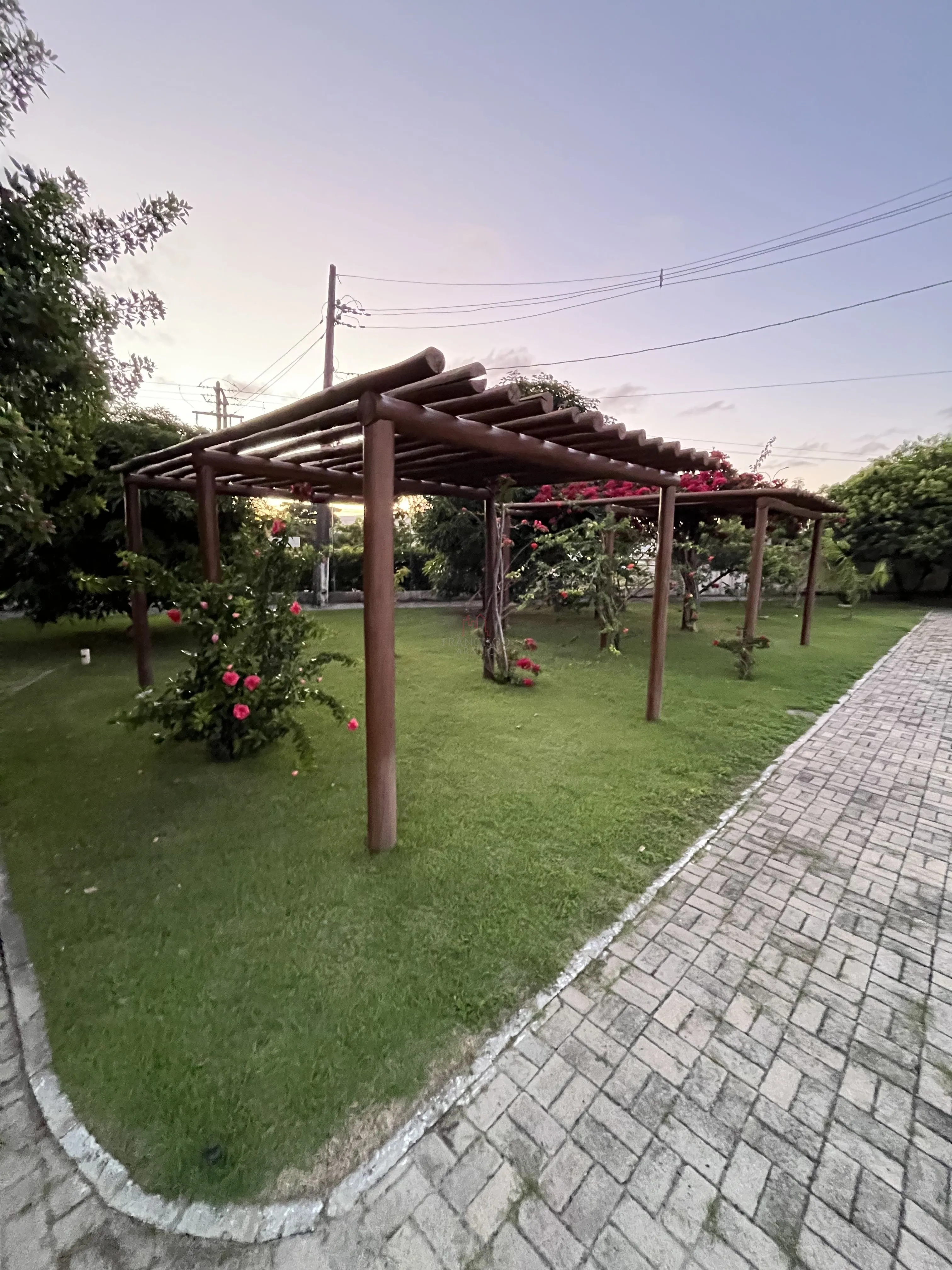Imagem Casa de Condomínio com 2 Quartos à venda, 85m² - Massagueira

? Jardim privativo 
? Garagem 
? Te...