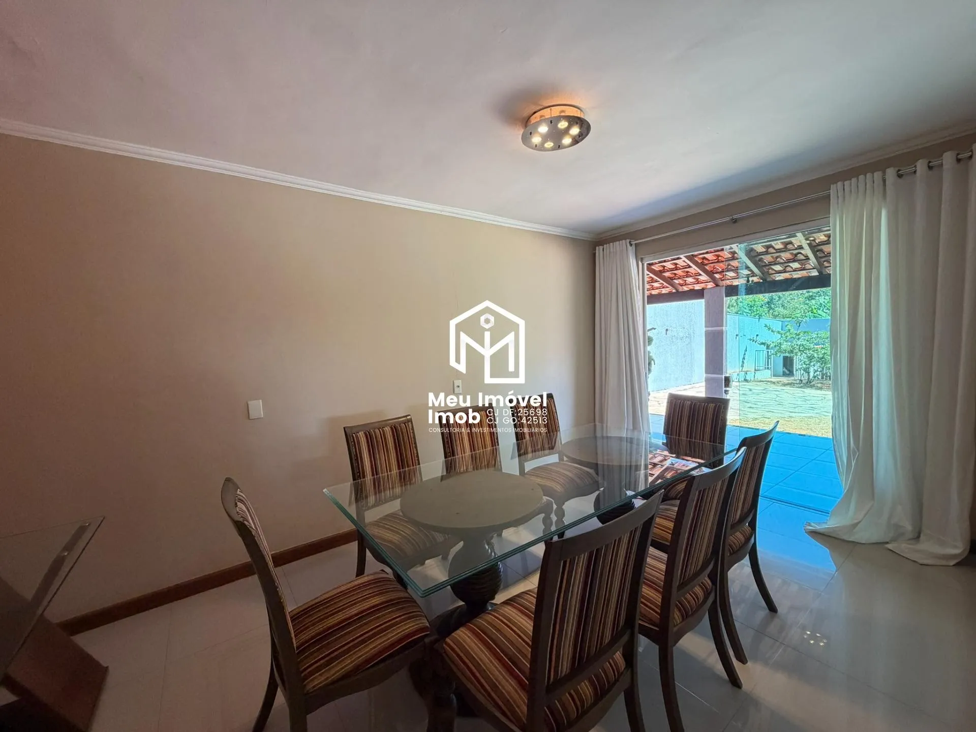 Imagem Cond. Vitória 2 Casas 700m² 5 Suítes Escritura Sobradinho DF