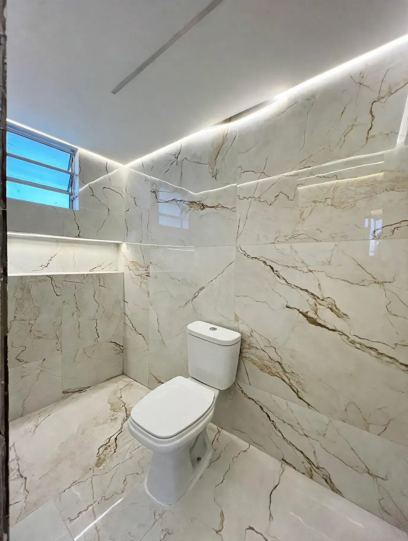 Imagem Apartamento com 2 Quartos à Venda, 42 m² em Sítio Cercado - Curitiba