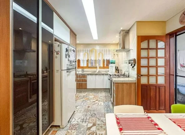 Imagem Sua Casa dos Sonhos no Bosque dos Eucaliptos! Apresentamos uma belíssima casa em um dos bairros mais desejados da cidade, perfeita para quem busca conforto, espaço e elegância!