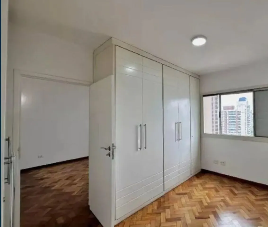 Imagem Cobertura Reformada com Vista Panorâmica, Piscina e 4 Dormitórios no Campo Belo.