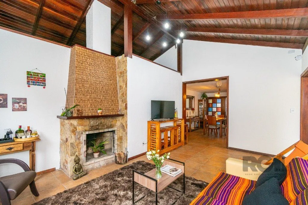 Imagem Casa no Jardim Itu com 6 dormitórios e 2 vagas e piscina