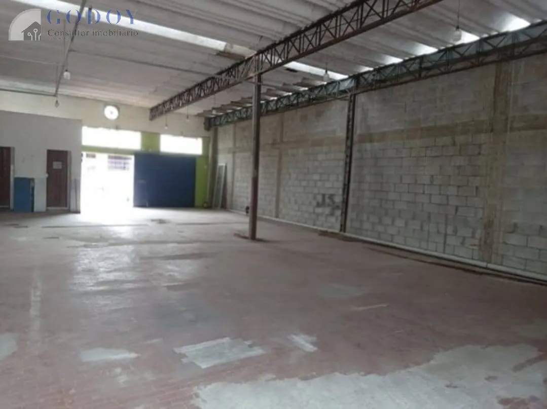Imagem Excelente Ponto Comercial com Galpão no Jardim Rosely - Pindamonhangaba/SP