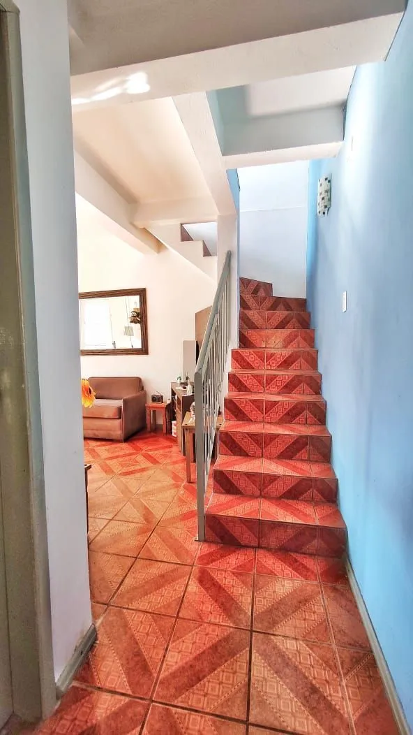 Imagem Casa com 170m², 3 dorm. no bairro Jardim Itu Sabará em Porto Alegre