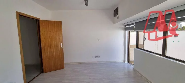 Imagem Sala de 60m² no Petrópolis com pátio