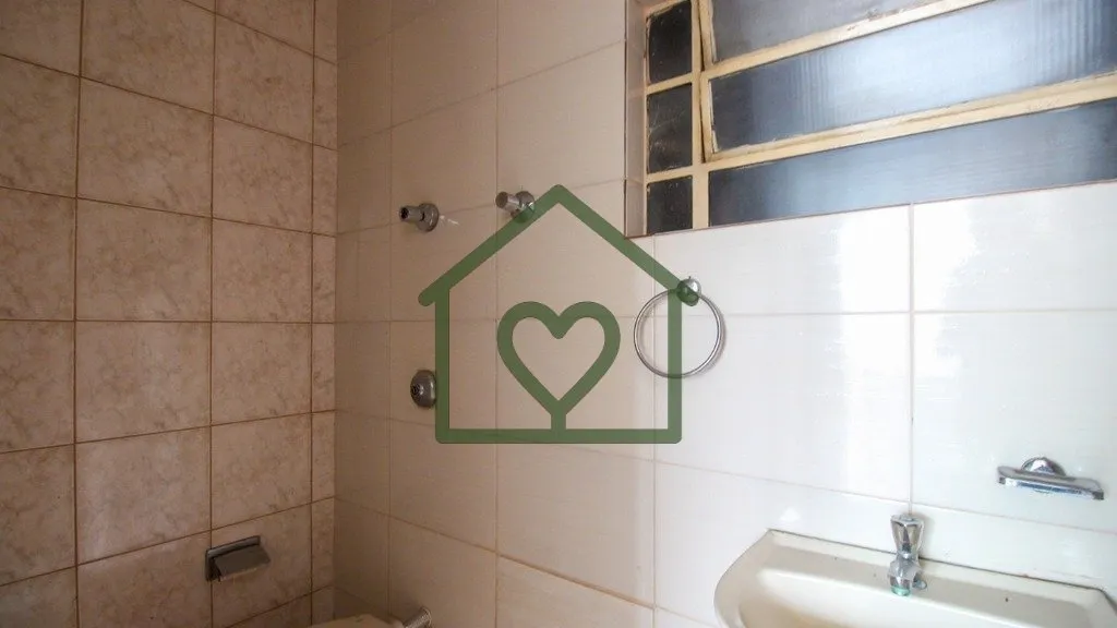 Imagem Apartamento amplo e no bairro Rio Branco, uma das regiões mais valorizadas de Porto Alegre. Com 135...