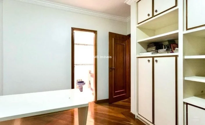 Imagem Apartamento em Moema, São Paulo-SP, com 4 quartos, 4 suítes e 235m²! Venha conferir!