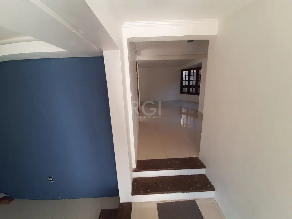Imagem Casa para Venda - 122m², 5 dormitórios, sendo 2 suites, 2 vagas - Teresópolis