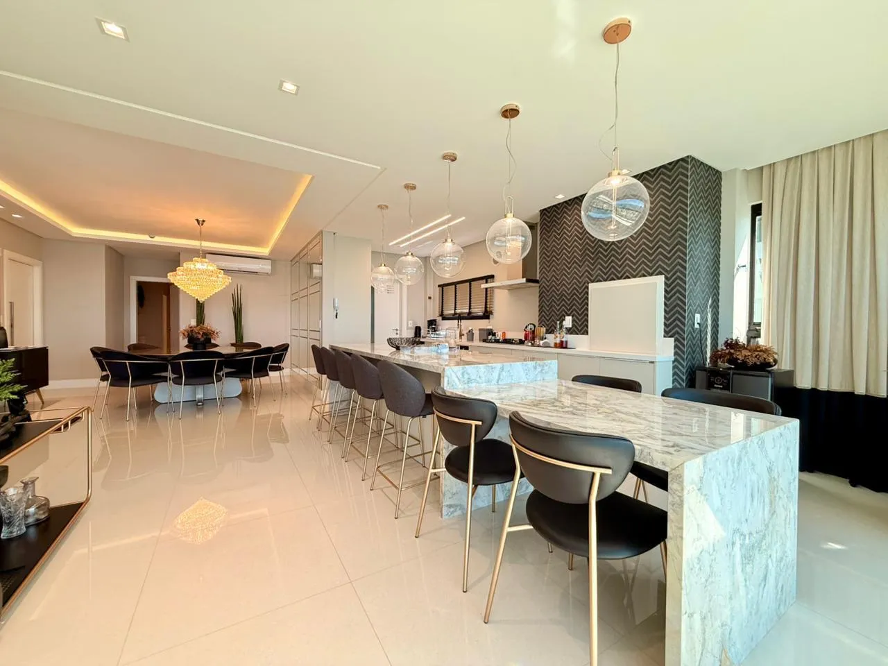 Imagem Apartamento com vista para o mar à venda com 187m2 por R$ 6.700.000,00
