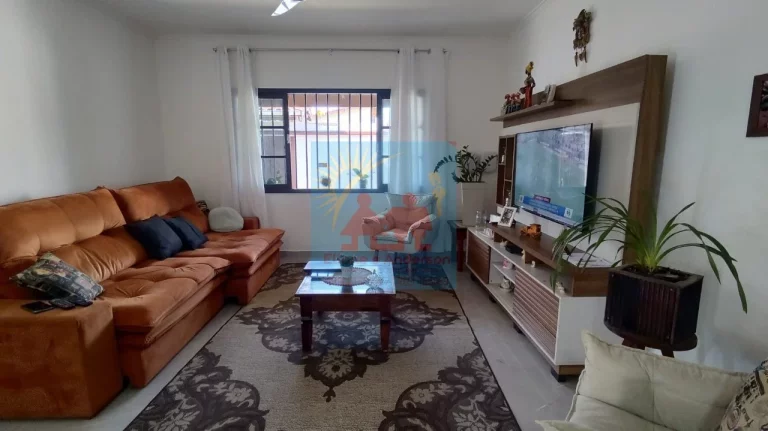 Imagem Casa a 500 metros da Praia do Suarão em Itanhaém 395mil