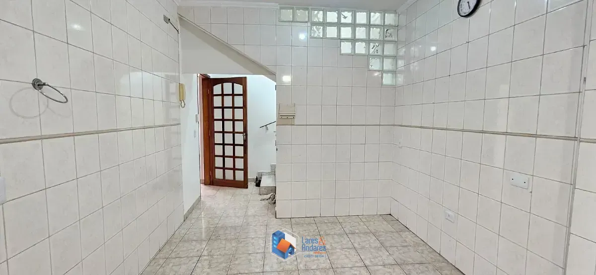 Imagem Sobrado para venda em Jardim Regis com 5 quartos, sendo 1 suíte, 218m²