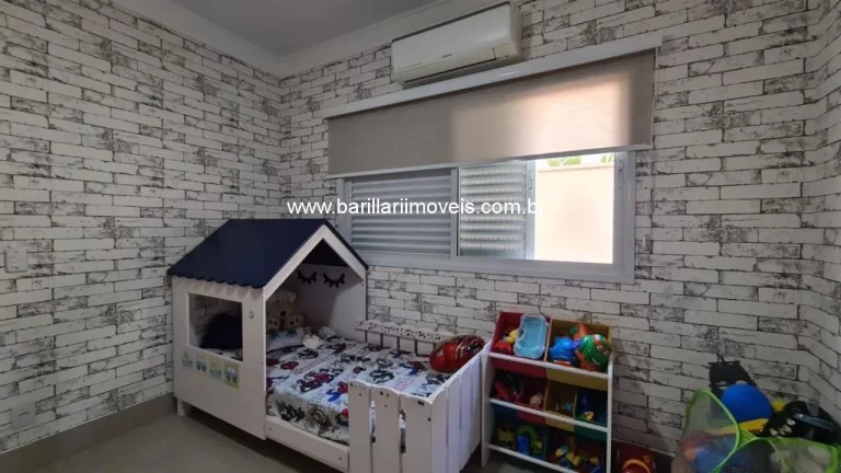 Imagem Casa Térrea com piscina em Condomínio
