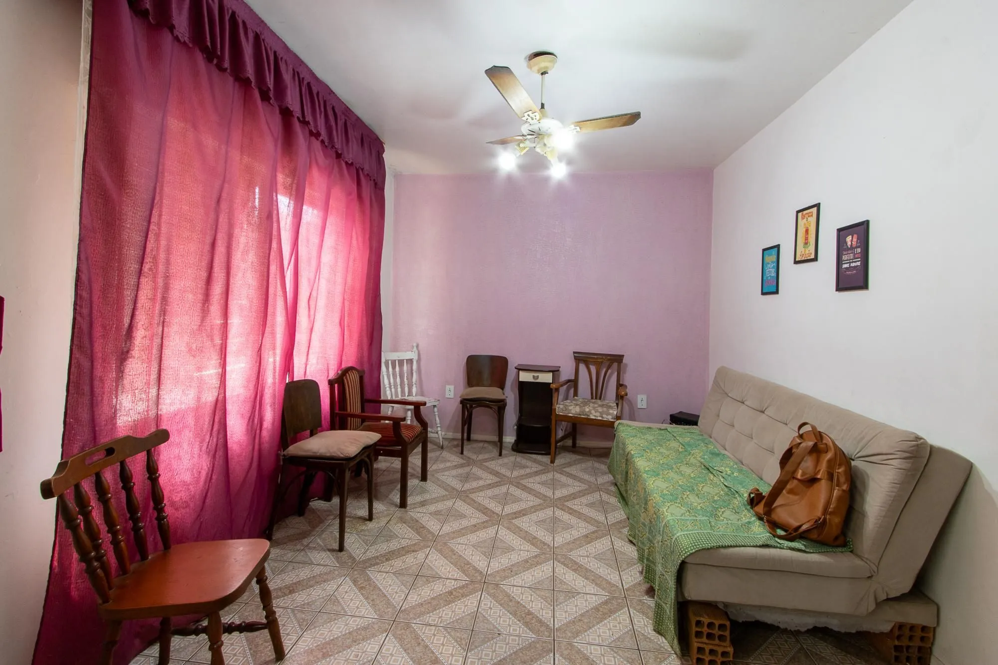 Imagem Casa de 3 dormitórios, 1 suíte e 2 vagas no bairro Vila Conceição.