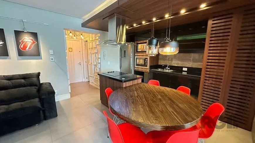 Imagem Apartamento 2 dormitórios, sendo 1 suíte, 77 m² de área privativa e 2 vaga(s) de garagem. Localizado na Rua Mario Antunes da Cunha, no bairro Petrópolis em Porto Alegre.