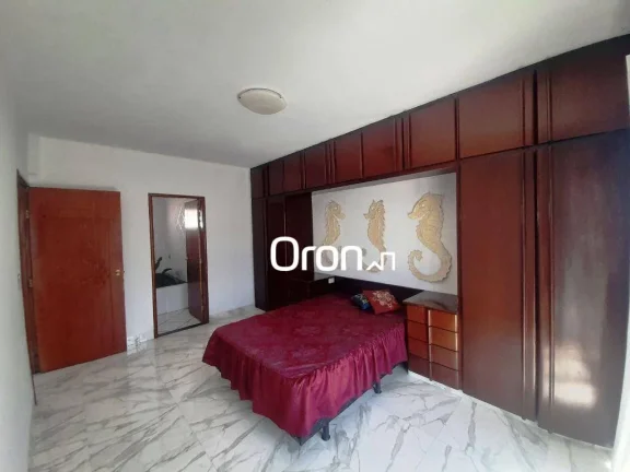 Imagem Sobrado com 3 dormitórios à venda, 270 m² por R$ 1.410.000,00 - Jardim América - Goiânia/GO