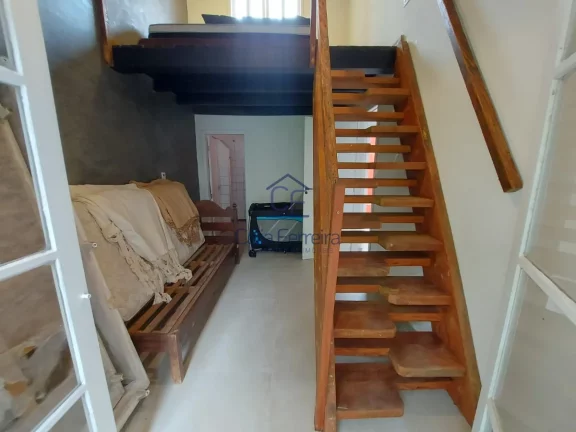 Imagem Ótima casa em localização privilegiada no miolo da Martim de Sá a 100m da praia