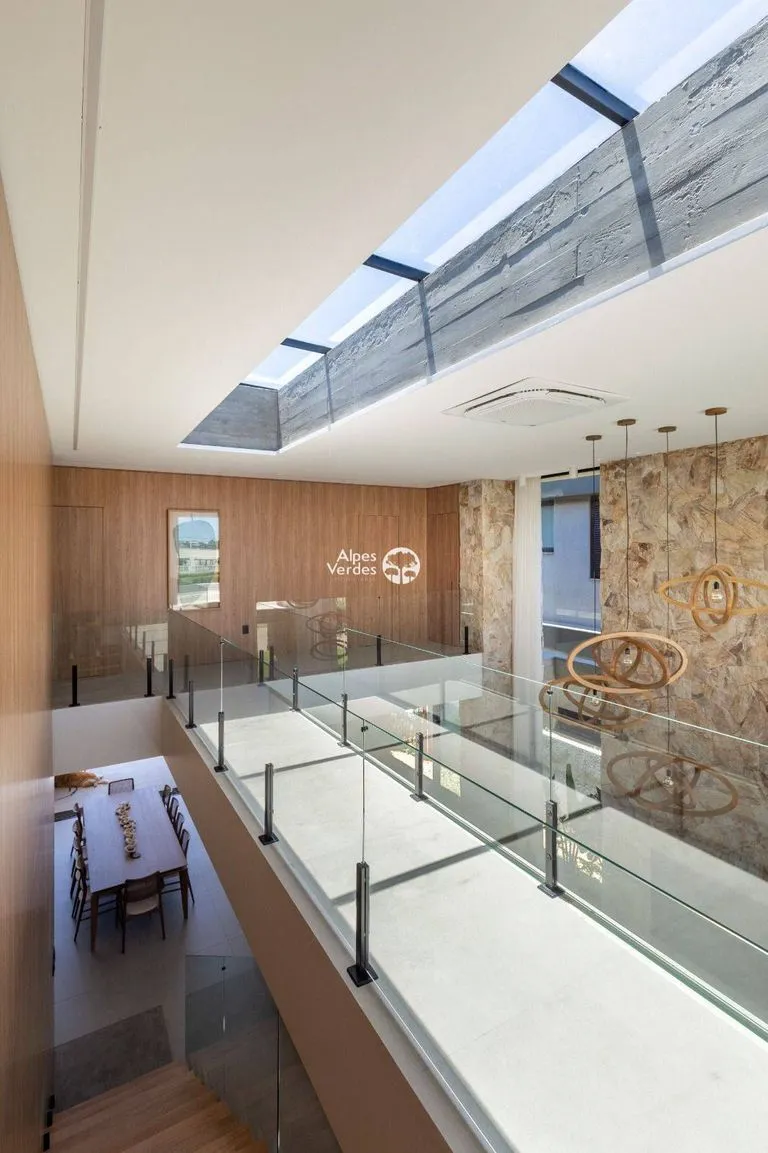 Imagem Vende-se casa prox ao centro de Xangri-lá - 6 Quartos- Valor R$7.950.000,00