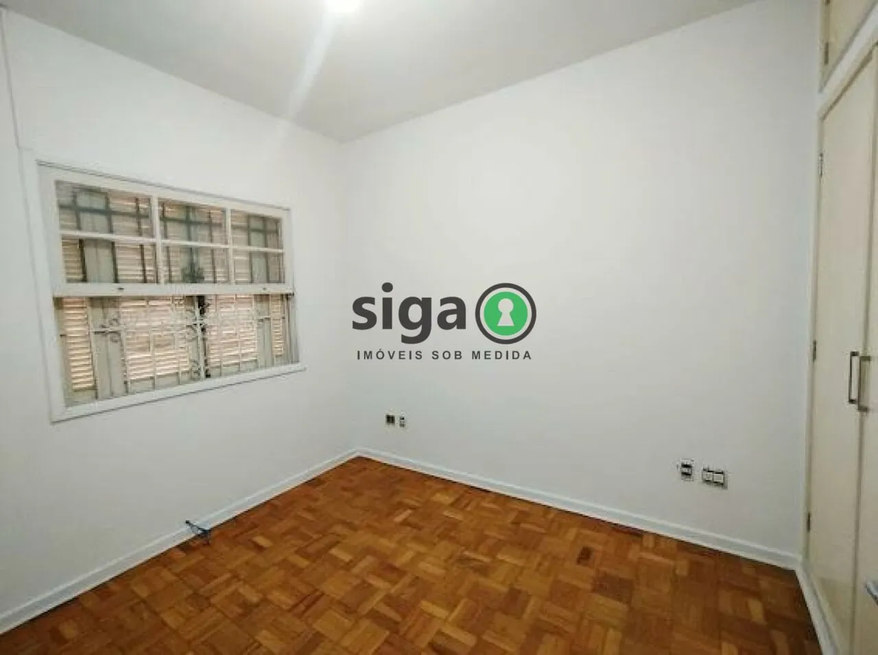 Imagem Casa Comercial no Itaim Bibi para locação com 105m², com 5 salas, 1 banheiros e 2 vagas, sem mobilia