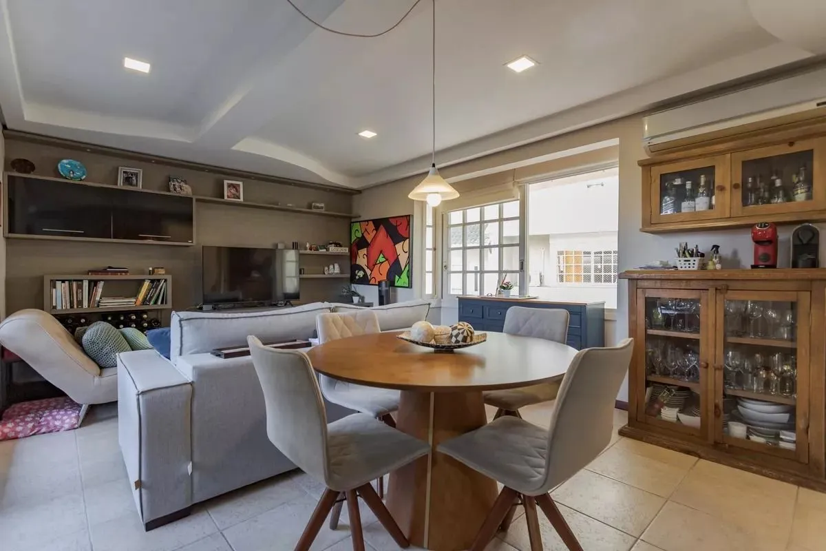 Imagem Casa em condomínio com 3 dormitórios, suíte e 2 vagas