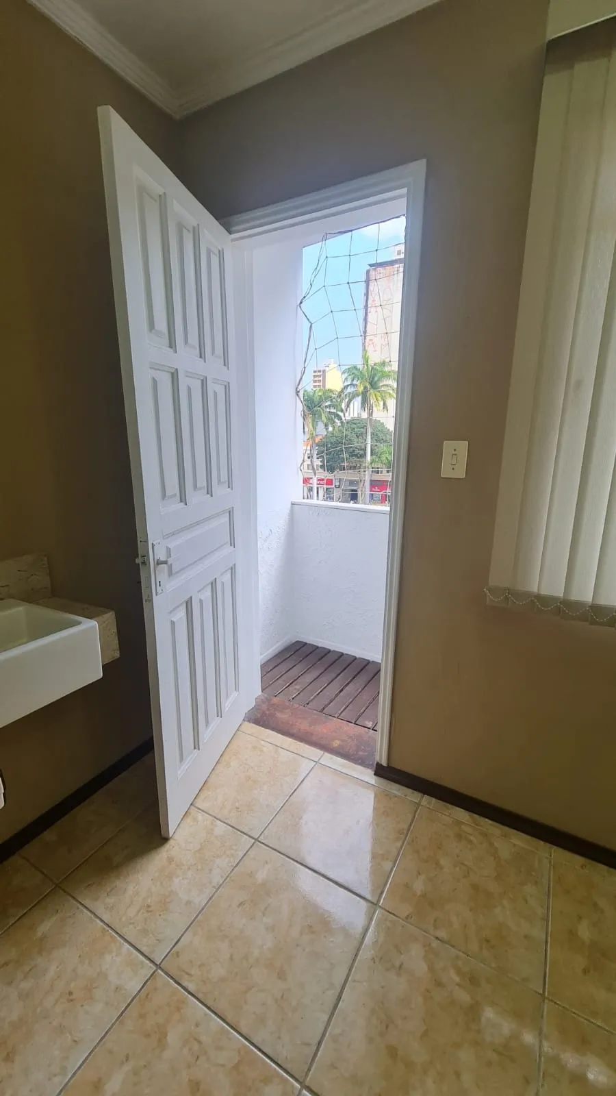 Imagem Sala comercial à venda, Centro de Sorocaba, 25 m², recepção, pronta para uso, próxima à Rua São Bento e ao Boulevard Braguinha, ideal para escritório
