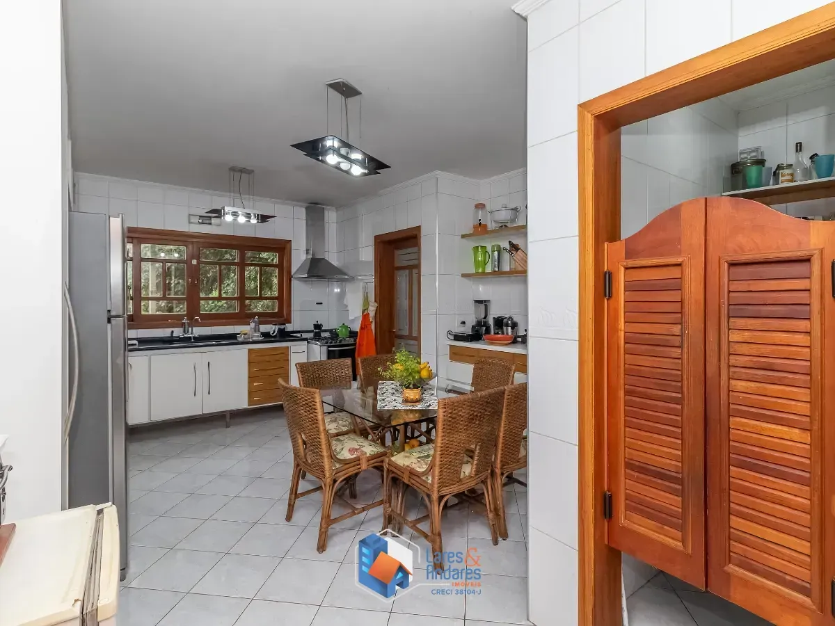 Imagem Casa no condomínio Chácara Vale do Rio Cotia para venda com 4 quartos, sendo 1 suíte, 336m²