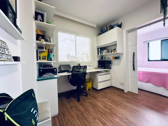 Imagem Apartamento com três quartos varanda a venda em Villa Laura