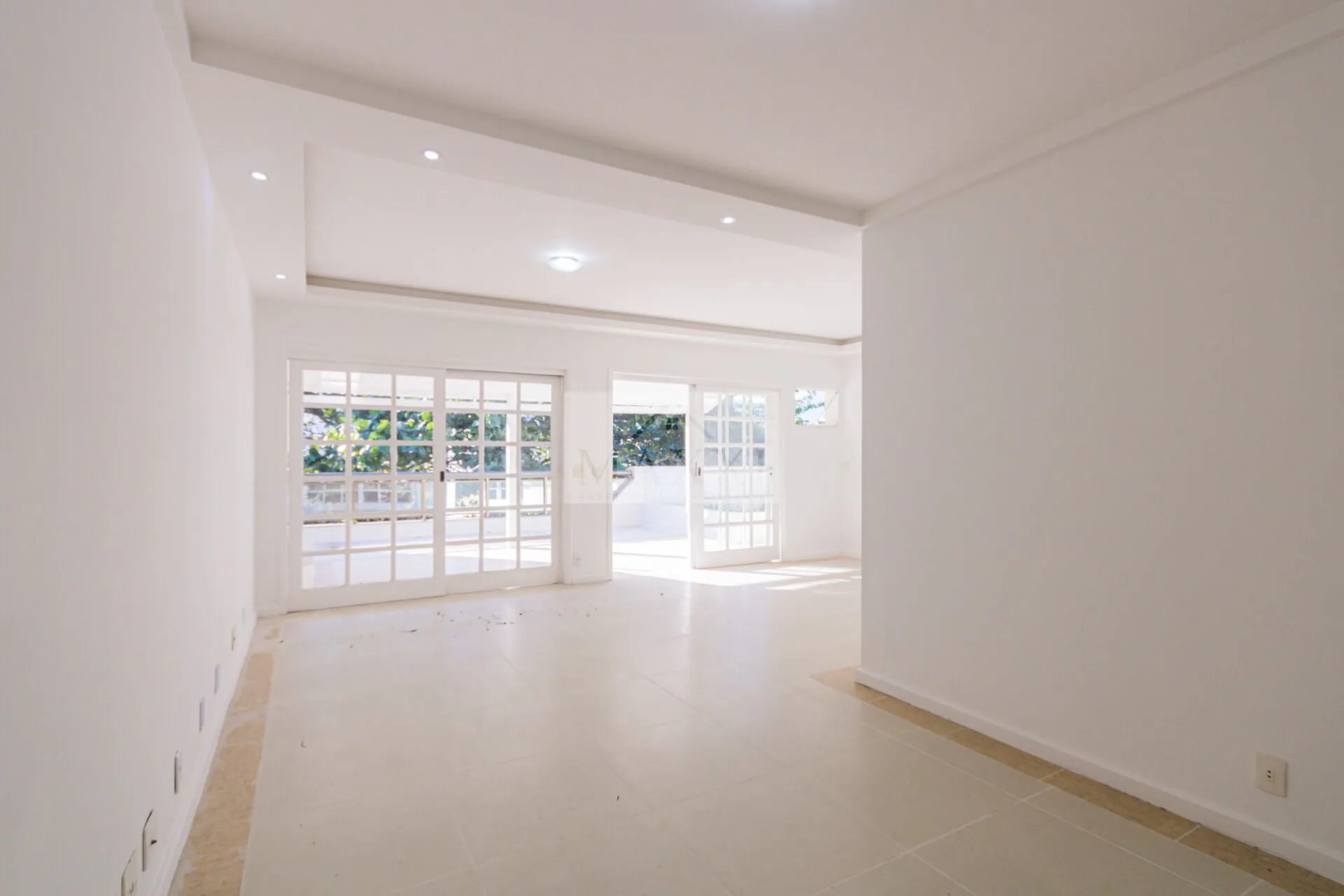 Imagem Condomínio Edifício Santa Cecília - Apartamento Cobertura Duplex em Recreio dos Bandeirantes, Rio de Janeiro/RJ