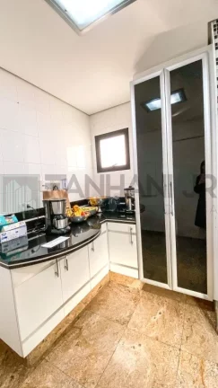 Imagem Apartamento de Luxo no Tatuapé: 3 quartos, 3 suítes, 3 salas, 4 banheiros, 3 vagas de garagem, 224m². Venha conferir!