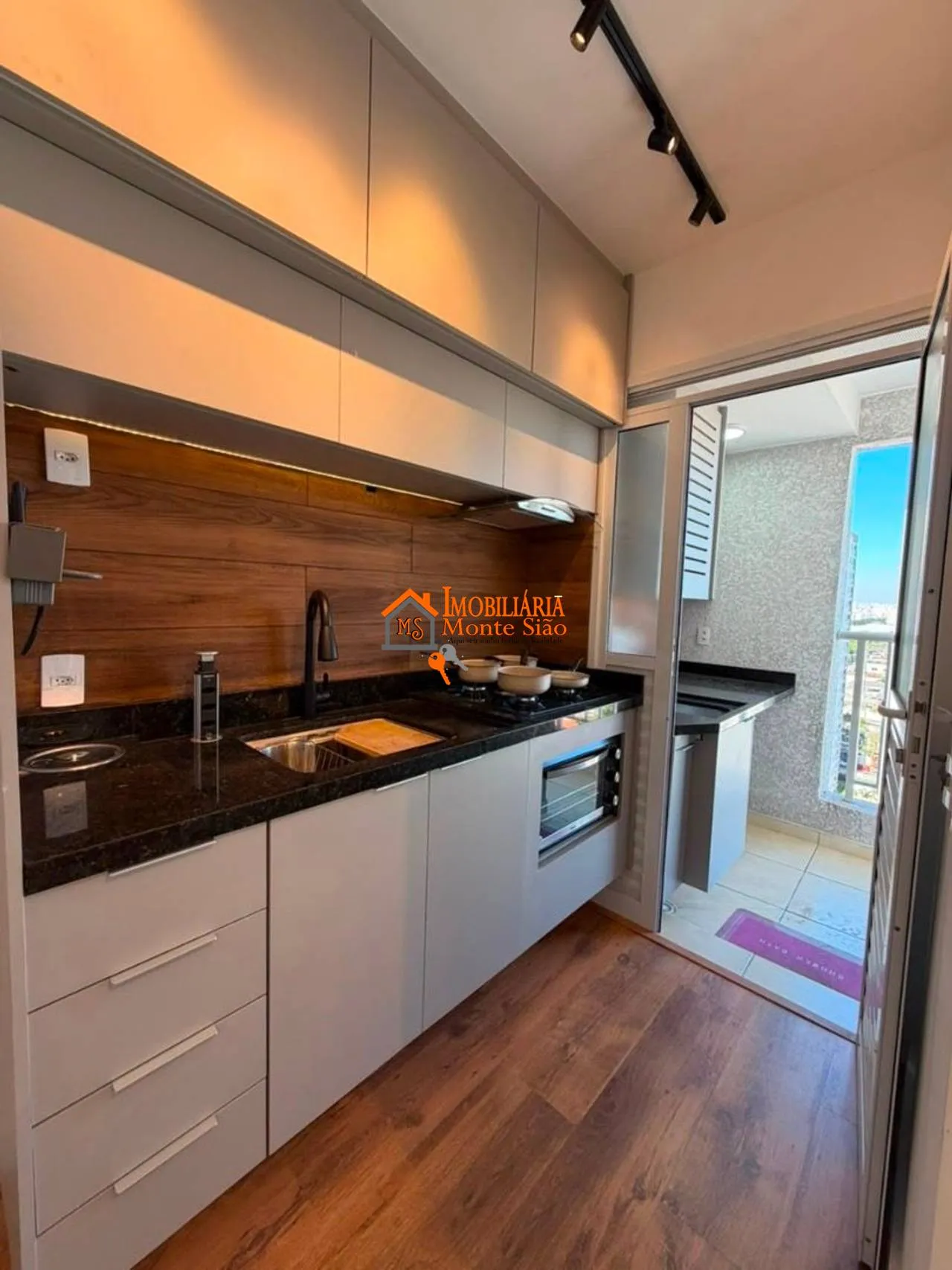 Foto do imóvel Apartamento com 2 dormitórios à venda, 42 m² por R$ 450.000,00 - Vila Itapegica - Guarulhos/SP