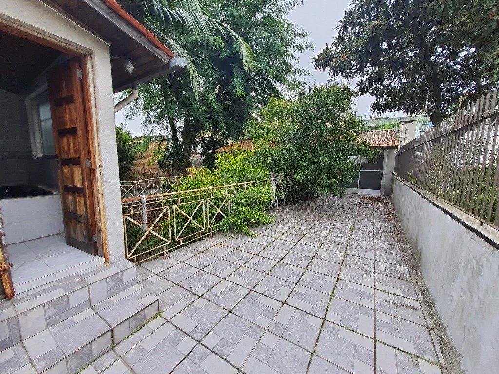 Imagem Casa para Venda - 300m², 3 dormitórios, sendo 3 suites, 5 vagas - Santana