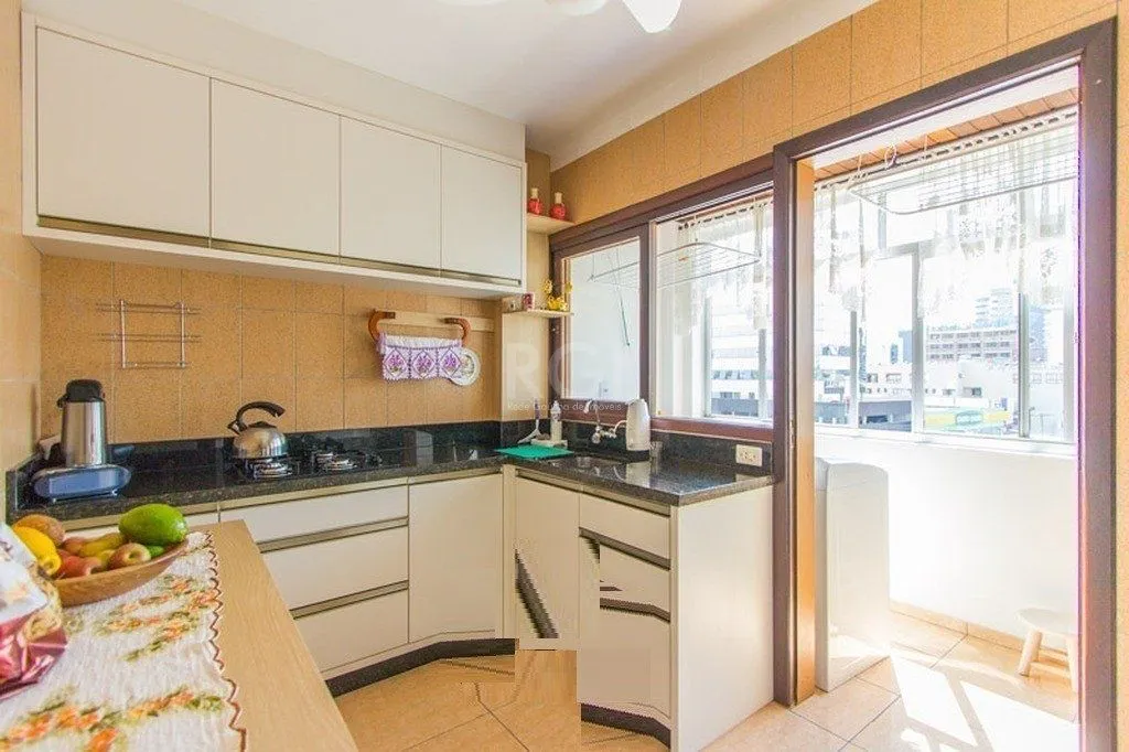Imagem Cobertura para Venda - 120m², 3 dormitórios, sendo 1 suites, 1 vaga - Centro