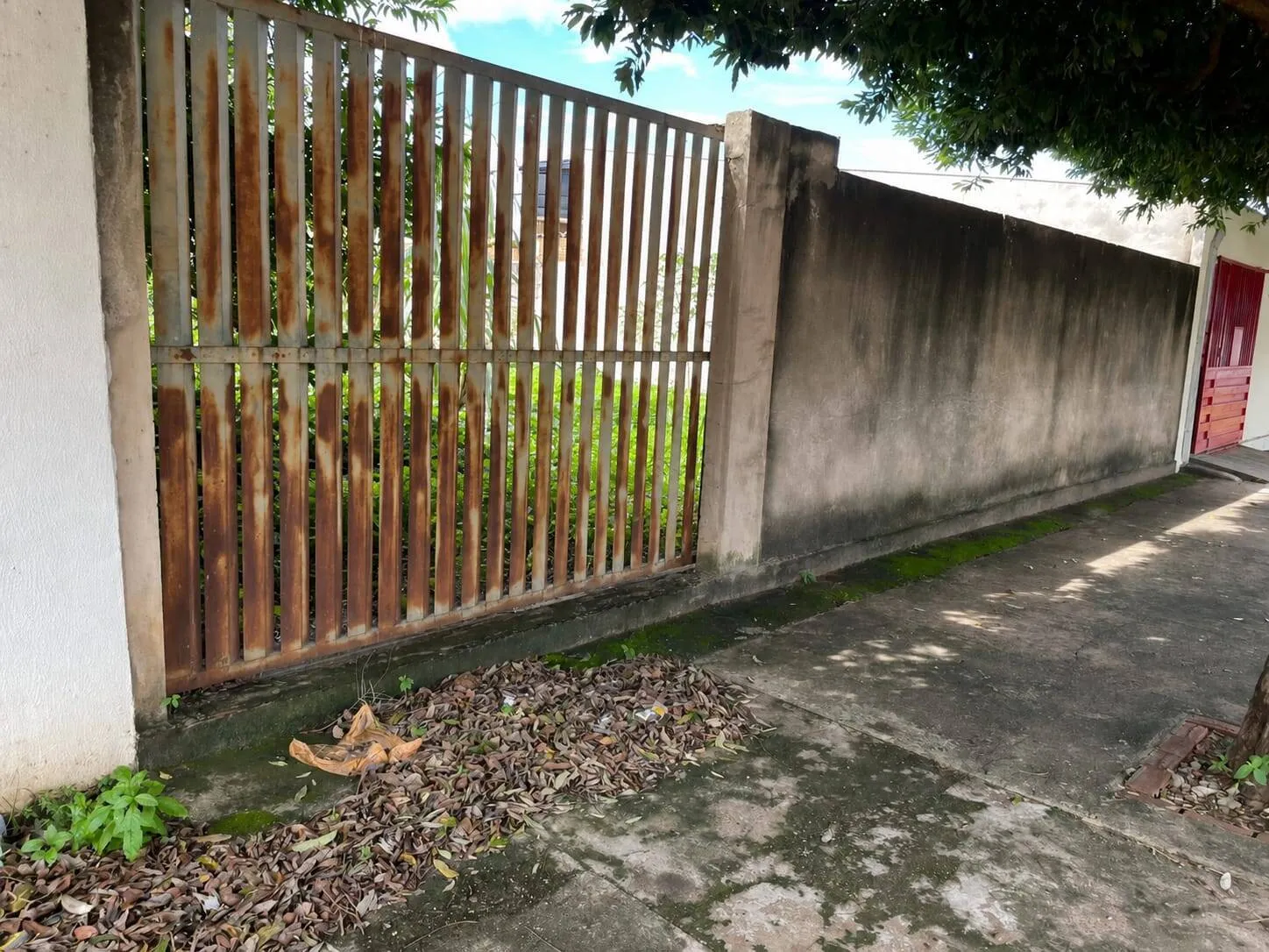 Foto do imóvel Terreno 300 m² à Venda em Rua Benedito Antônio