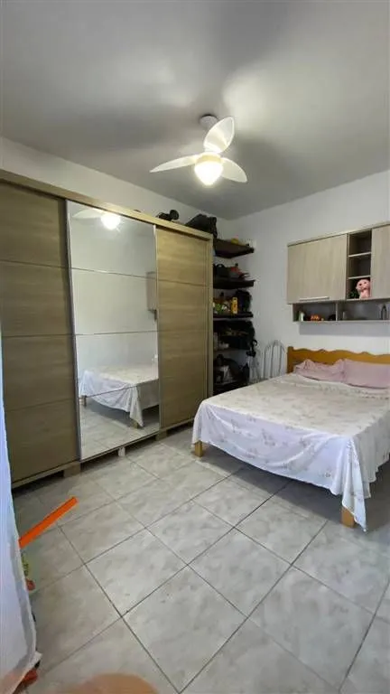 Imagem Sobrado 5 dormitórios 6 vagas no canto do forte