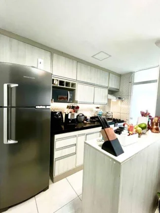 Apartamento com 2 dormitórios (1 suíte) à venda, 55 m² por R$ 295.000