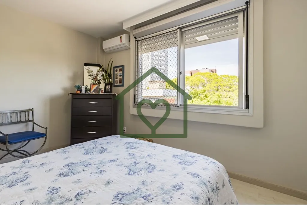 Imagem Descubra seu novo lar neste apartamento reformado na região sul do Brasil, localizado na Rua Albion...