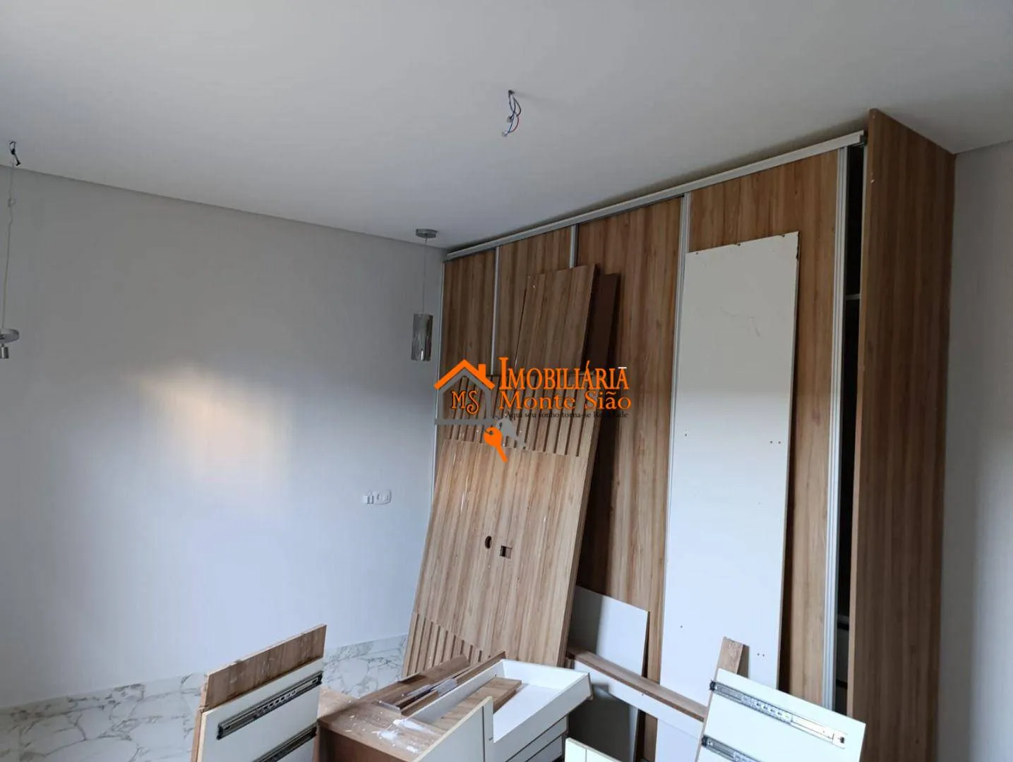 Imagem Sobrado com 6 dormitórios à venda, 250 m² por R$ 630.000,00 - Vila Rio de Janeiro - Guarulhos/SP