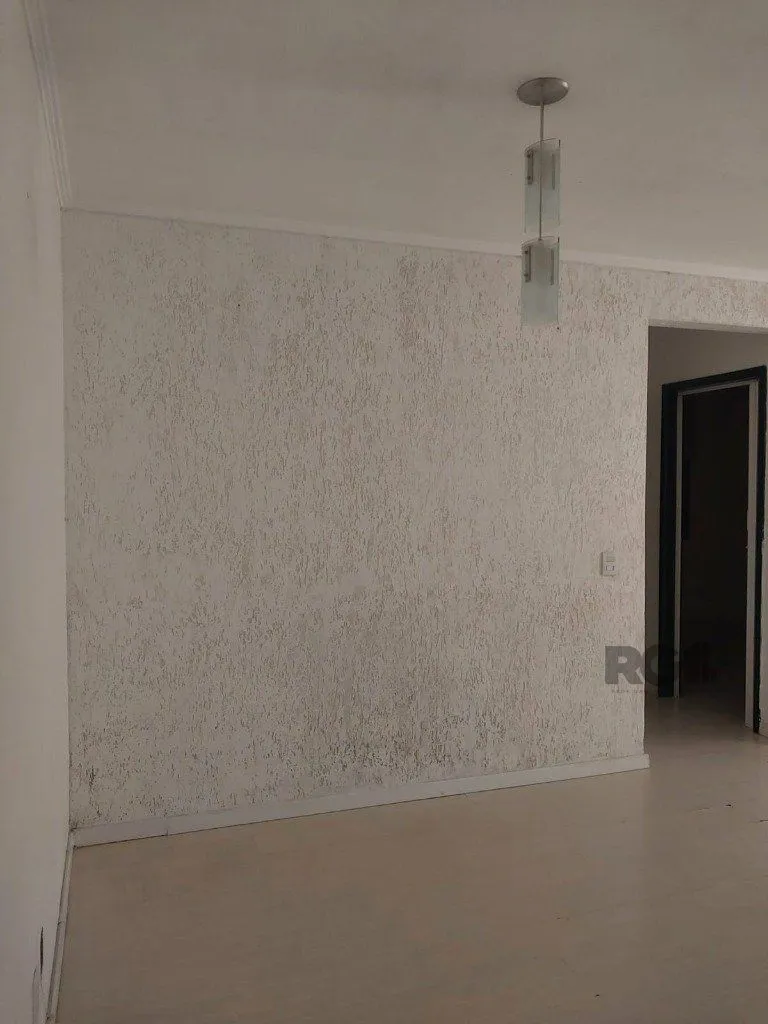 Imagem Vende-se apartamento 2 dorm com vaga, sacada com churrasqueira - 64m² - Partenon
