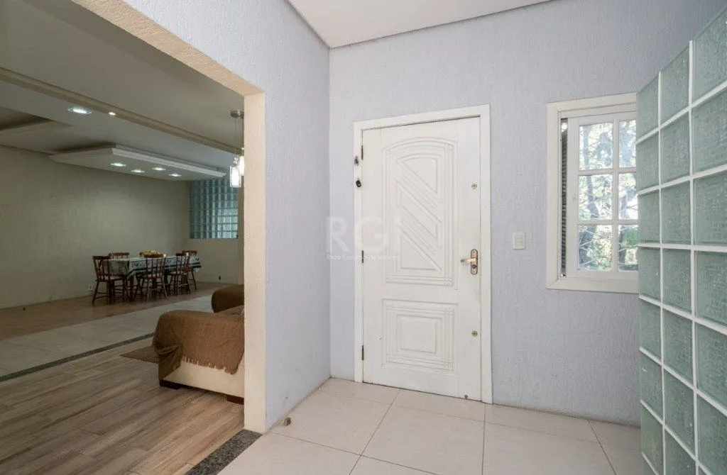 Imagem Casa para Venda - 259m², 4 dormitórios, sendo 1 suites, 4 vagas - Coronel Aparício Borges