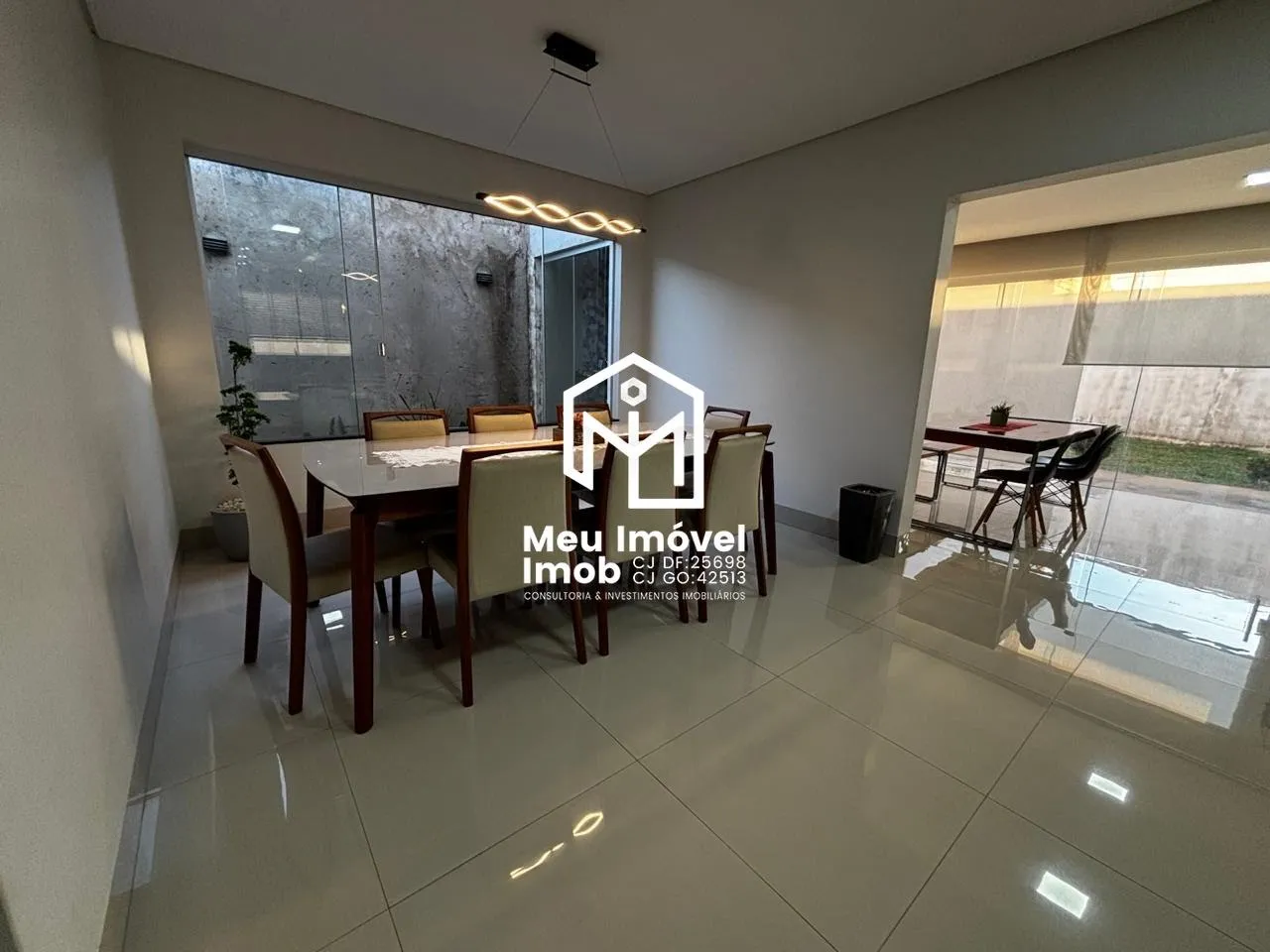 Imagem Casa 3 Quartos 2 Suítes 4 Vagas 256m² Luziânia/GO
