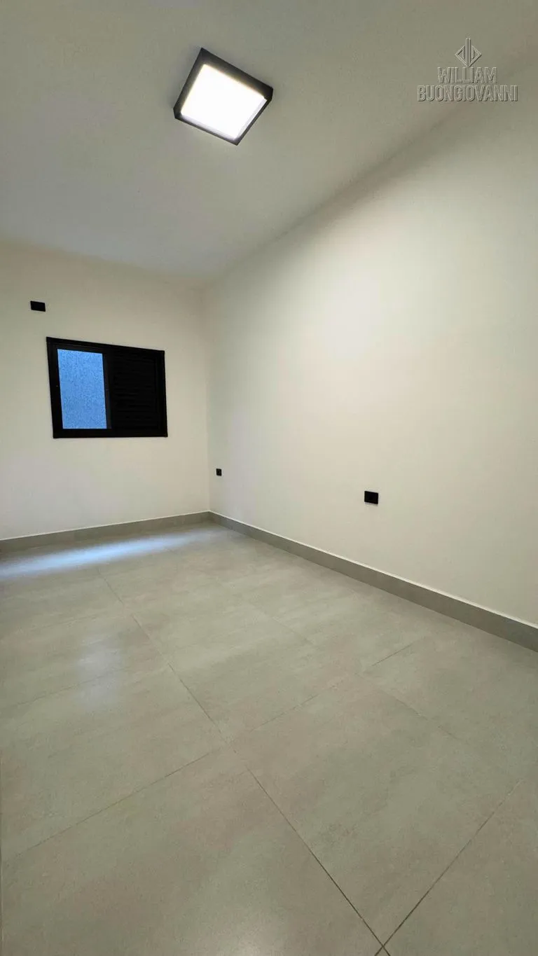 Imagem Casa Térrea 2 Dormitórios com Quintal - 57m²