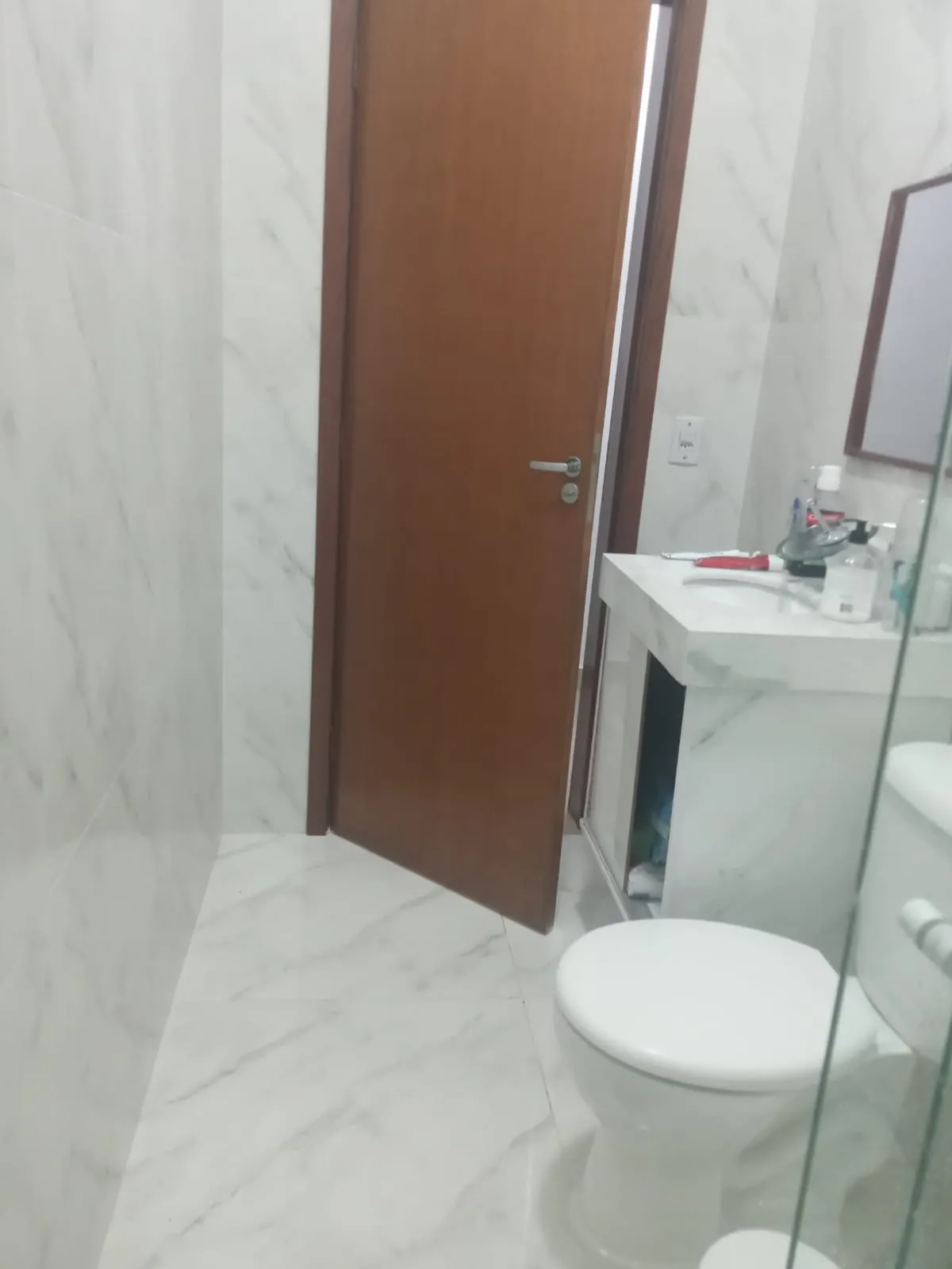 Imagem Chácara à venda em Salto de Pirapora-SP: 4 quartos, 1 sala, 2 banheiros, 2 vagas de garagem, 140m² área. Aproveite!