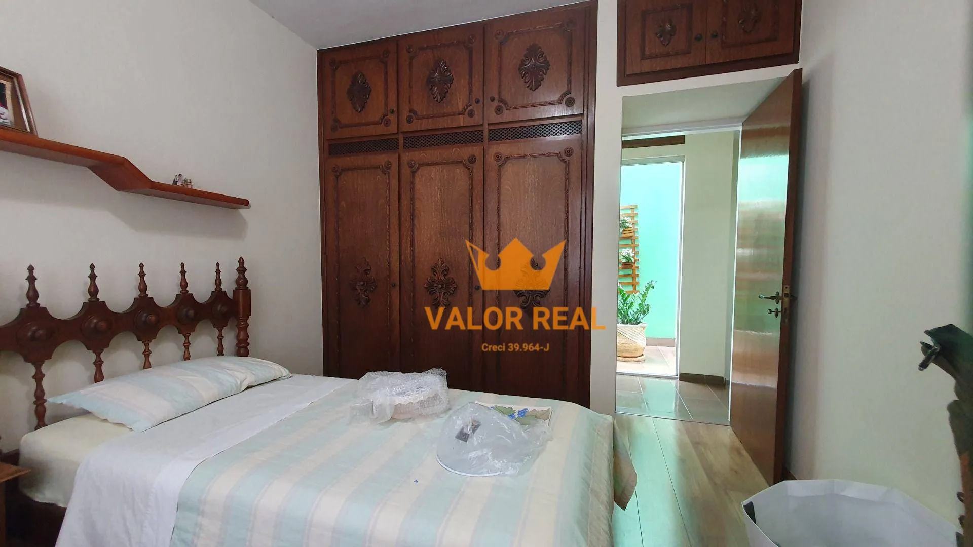 Imagem Casa Pque Colégio, Perfil Comercial, 265 m2 - 4 dorm. 5 vagas, 1.3 Milhões. Aceita permuta e financiamento